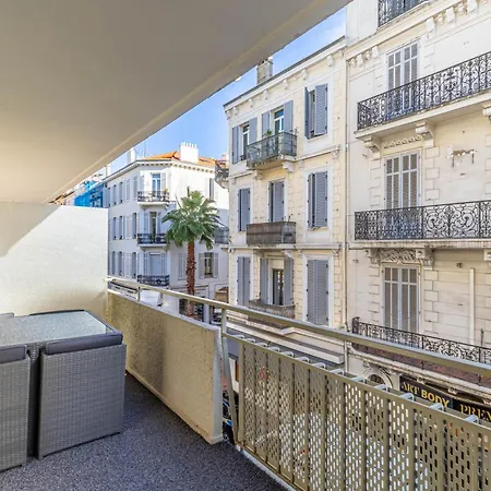 Beautiful With Balcony - Center Lejlighed *