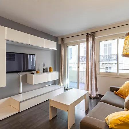 Lejlighed Beautiful With Balcony - Center *